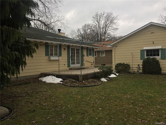 3rd image of 60 Greenwood Cir