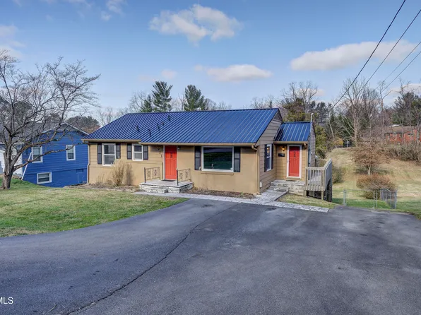 913 Lake Dr, Johnson City, TN 37601