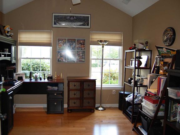 4th image of 2144 Isleworth Ln