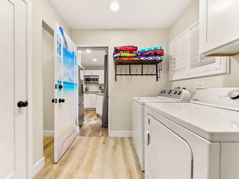 2698 Mission Blvd — Photo 31