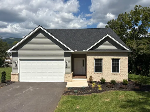 5594 Old Grove Ln, Salem, VA 24153