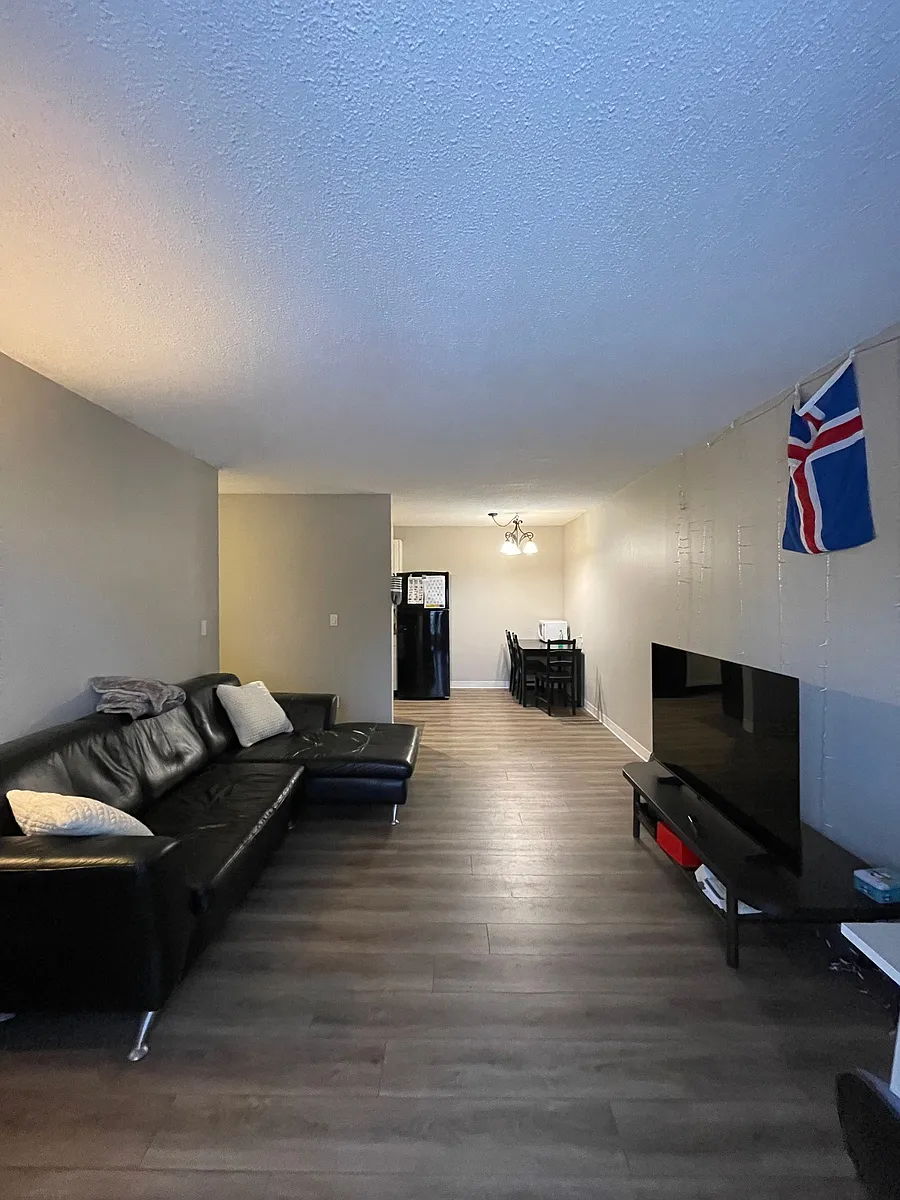 Building Photo - 9904 90th Ave NW #303