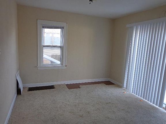 2nd image of 608 Montana Ave