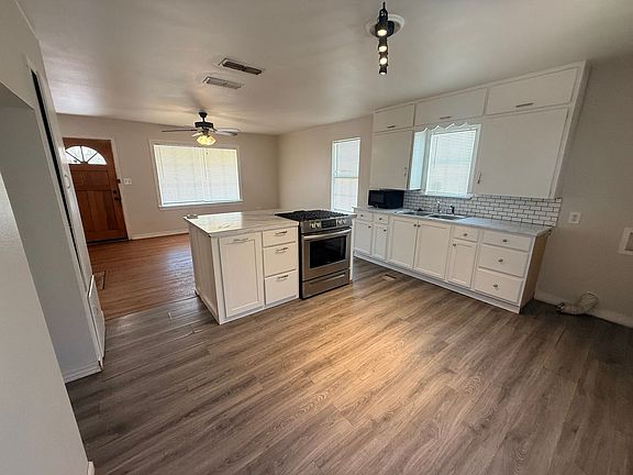3rd image of 2808 37th St