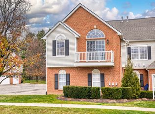 686 Olde English Cir, Howell, MI 48855