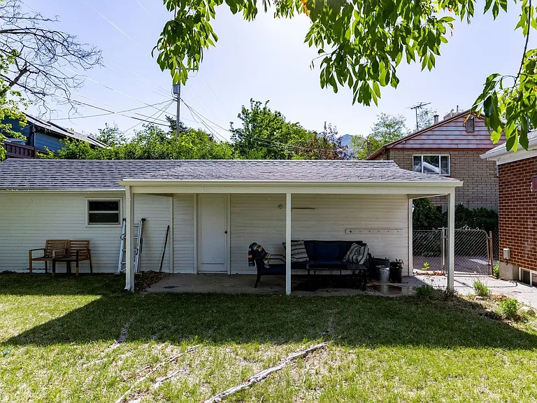 2327 E Bryan Ave — Photo 27