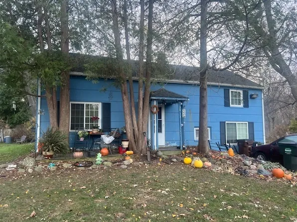 2017 12th St, Winthrop Harbor, IL 60096