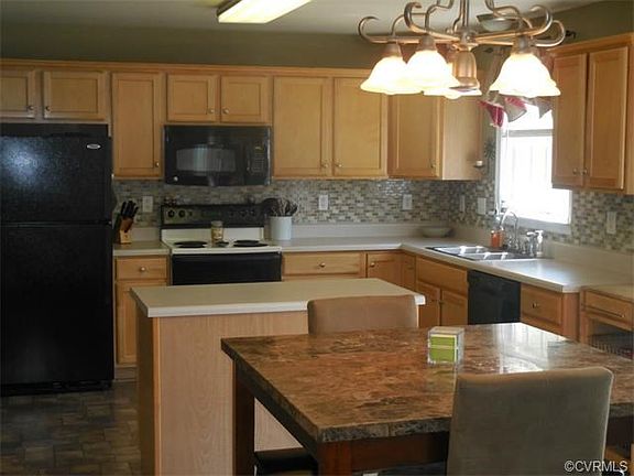 3rd image of 7207 Hertfordshire Way