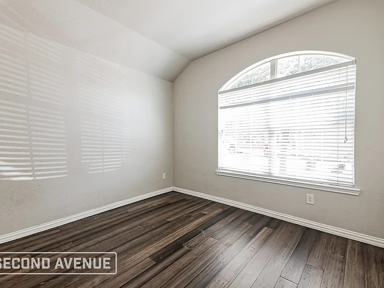 2121 Juniper Dr — Photo 13