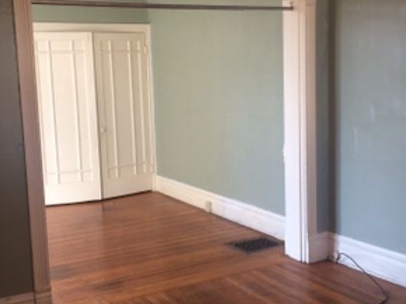 2nd image of 1213 E Jefferson St APT B
