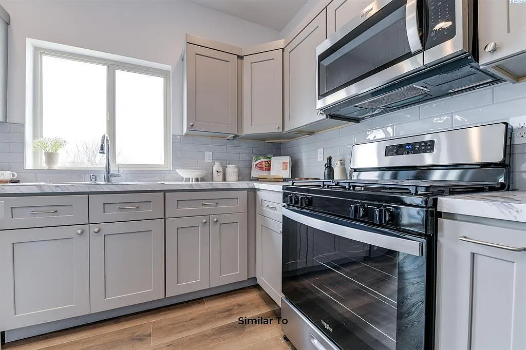 3 bed, 1200 sqft, $2,350 — Photo 2