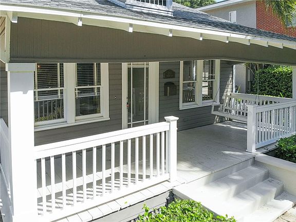 3rd image of 1213 Delaney Ave
