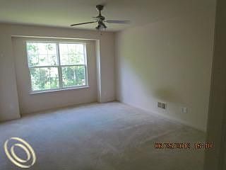 5th image of 219 N Vista