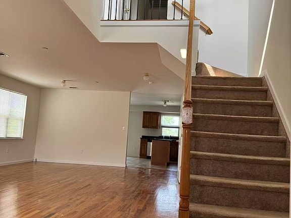 4th image of 29 Bayonne Ct #2F