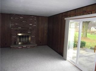 11 Crystal Springs Ln, Fairport, NY 14450