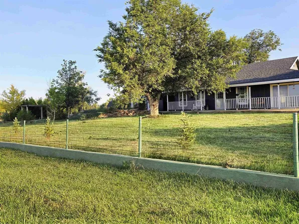 45 Opal St, Douglas, WY 82633