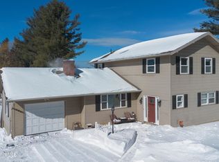 582 E New Lenox Rd, Pittsfield, MA 01201