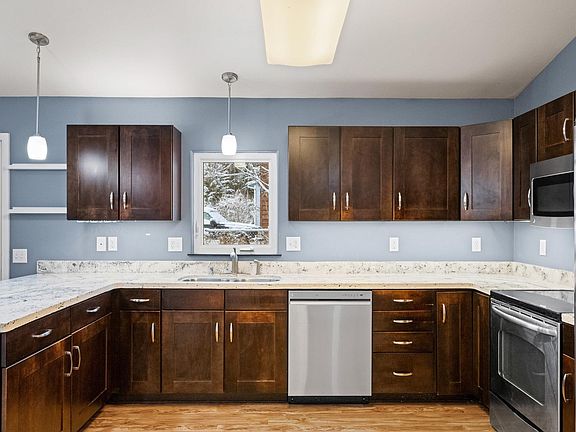 5th image of 608 Penn Pl