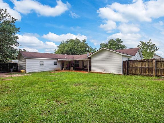 4th image of 200 Chapelwood Dr