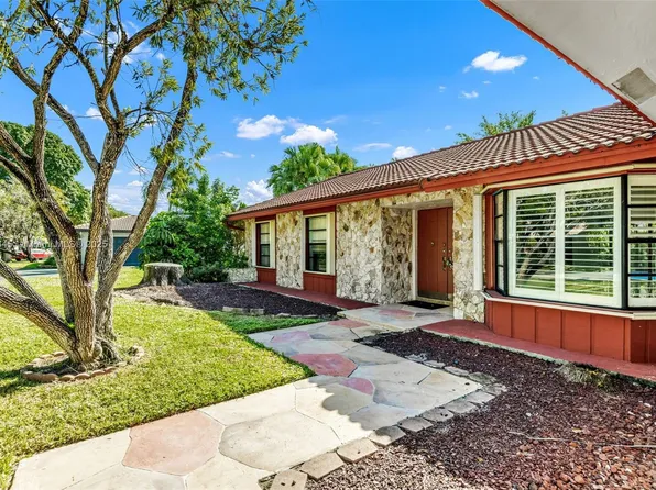 9866 NW 19th St, Coral Springs, FL 33071