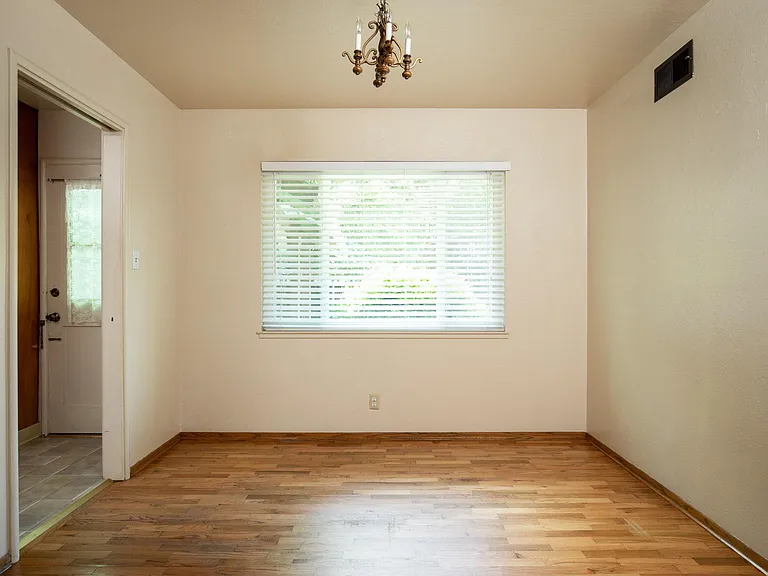 845 Terry St — Photo 6