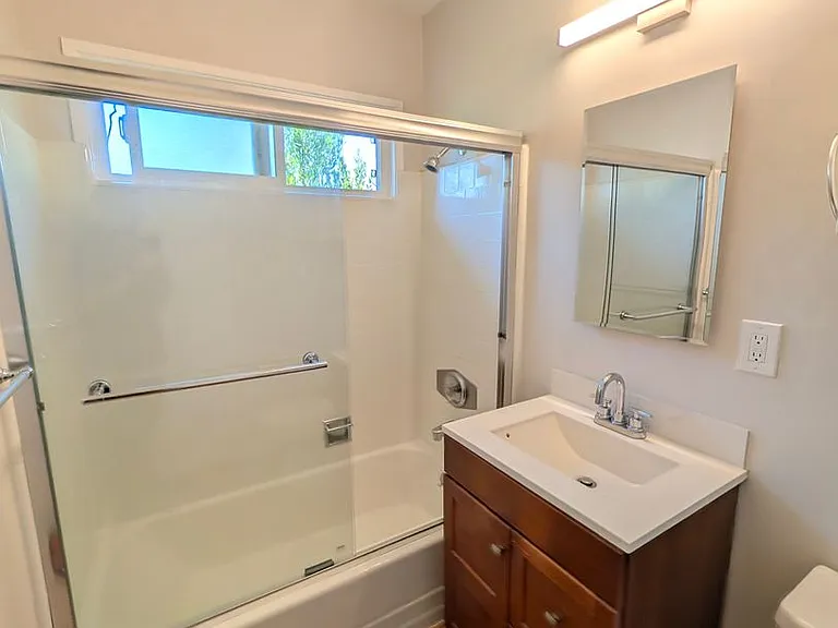 Magnolia Manor — Photo 14