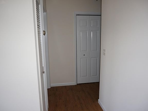 5th image of 3004 Greenwood Dr #8