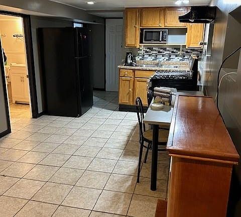 5th image of 1727 N Menard Ave #G