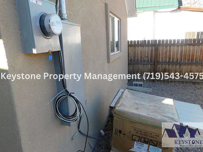 1410 Spruce St — Photo 14