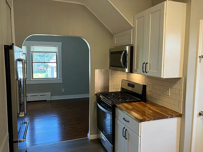 377 Indian Church Rd #2 — Photo 3