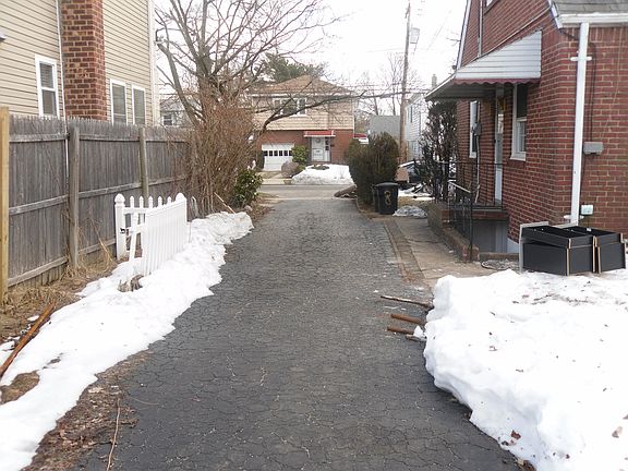 4th image of 87 Dennis St