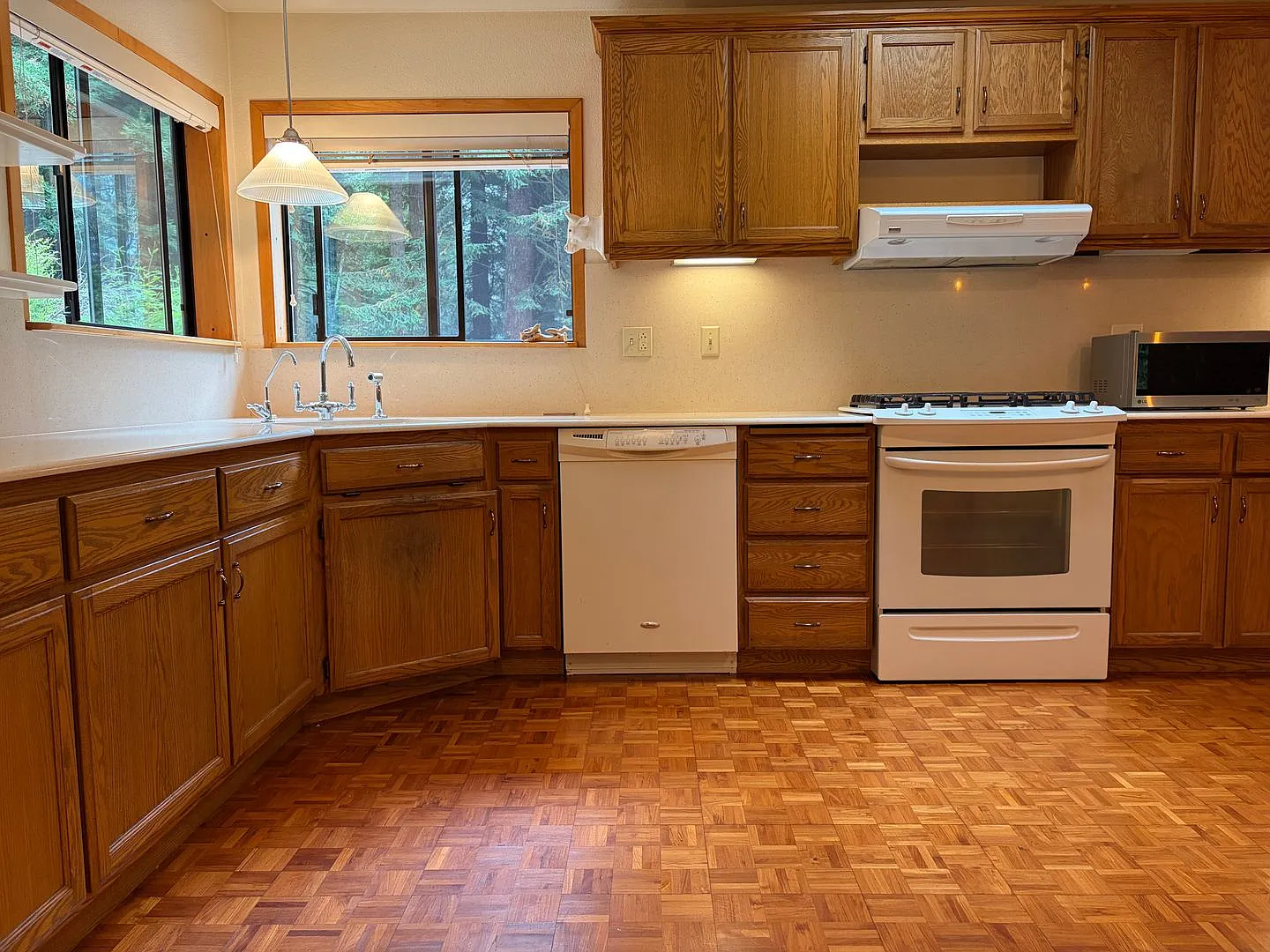 Quiet 3/2.5 cabin with detached garage — Photo 4