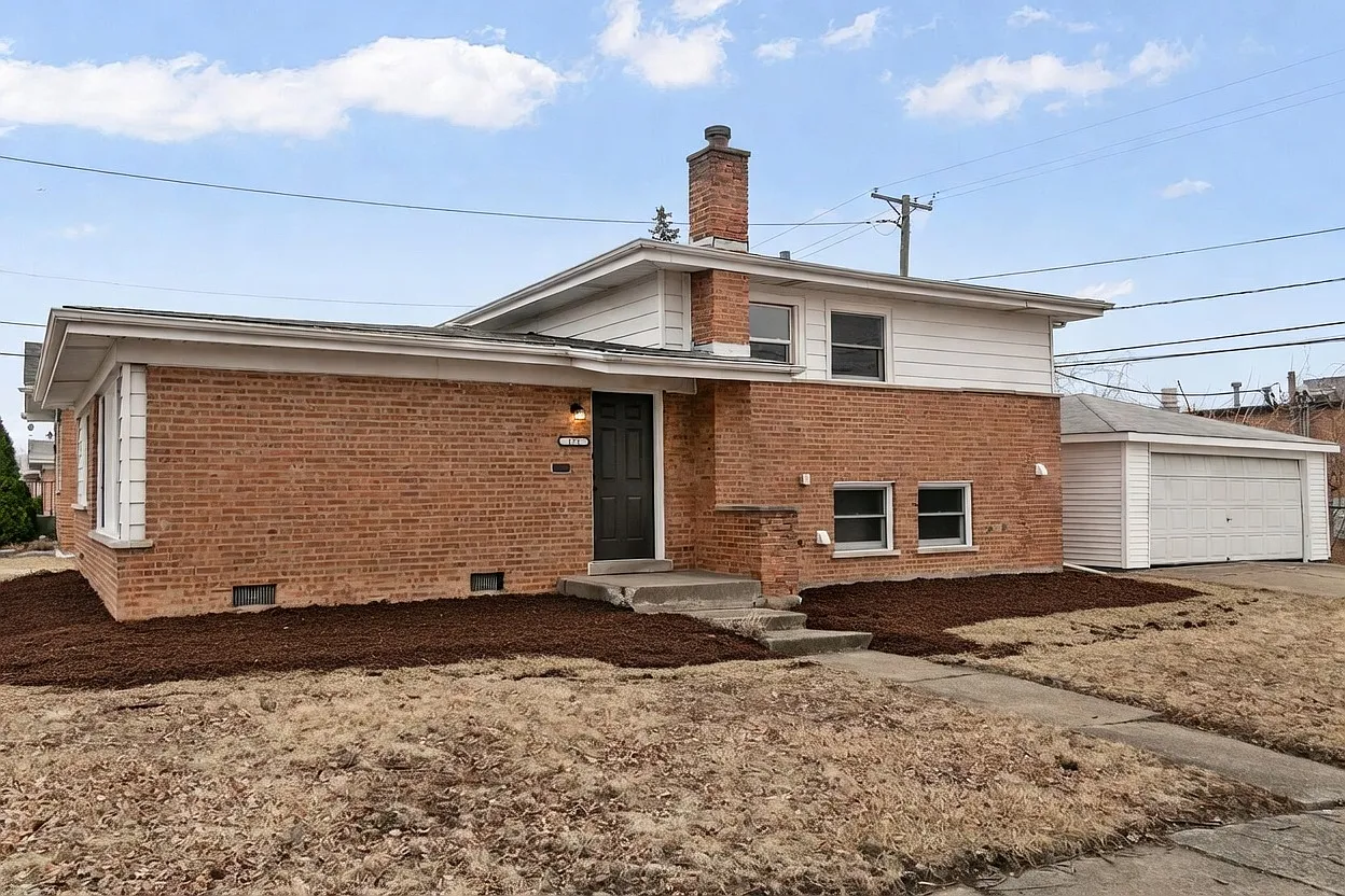 3 bed, 1750 sqft, $2,500 — Photo 2
