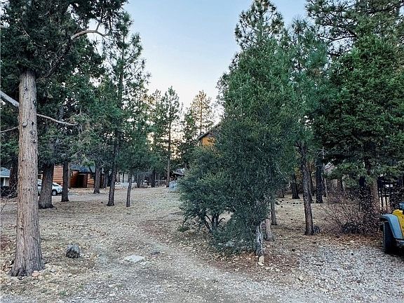 5th image of 560 Highland Ln