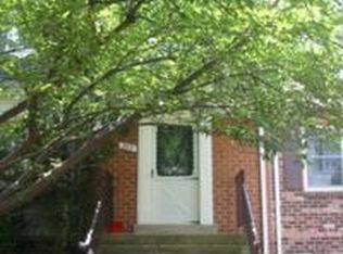 303 Holly Ct, Herndon, VA 20170