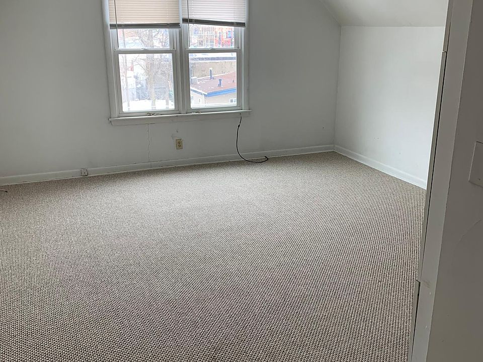 2nd image of 114 S 8th St #3