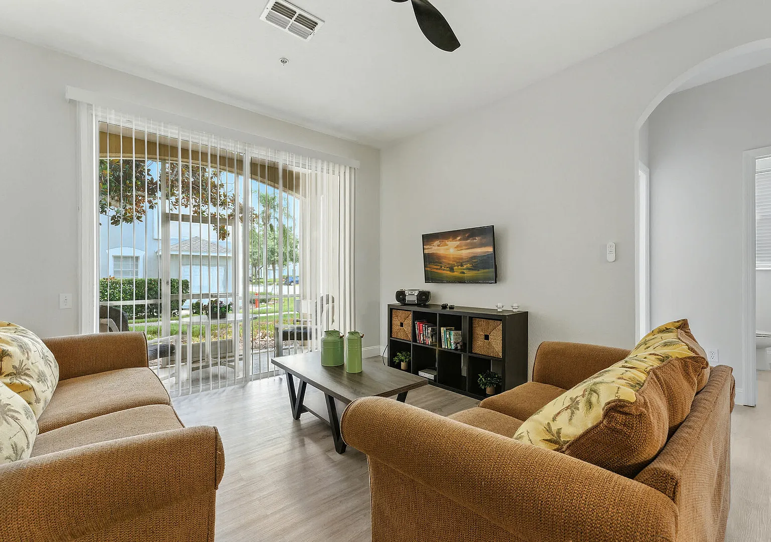 Resort Condo 3BR - Pool, Balcony, Near Disney — Photo 1