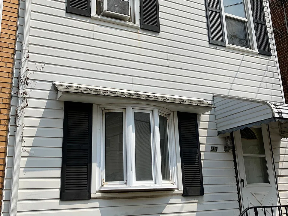 S 15th St