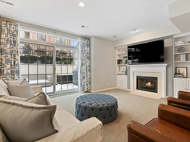 1310 W Fletcher St #1E — Photo 20