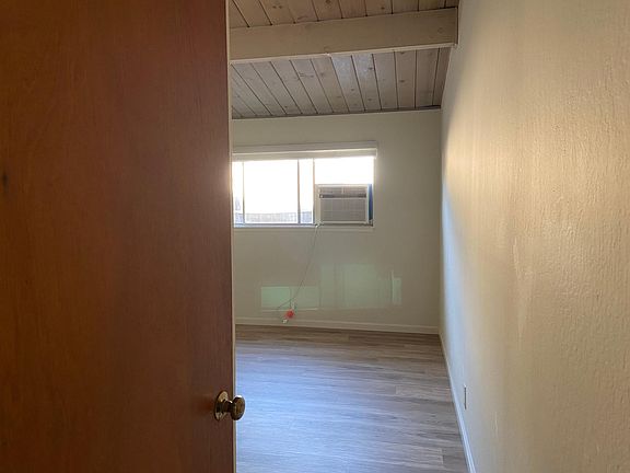 3rd image of 3264 Brookdale Dr