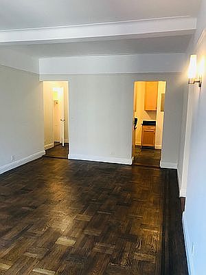 3rd image of 207 W 106th St APT 7A