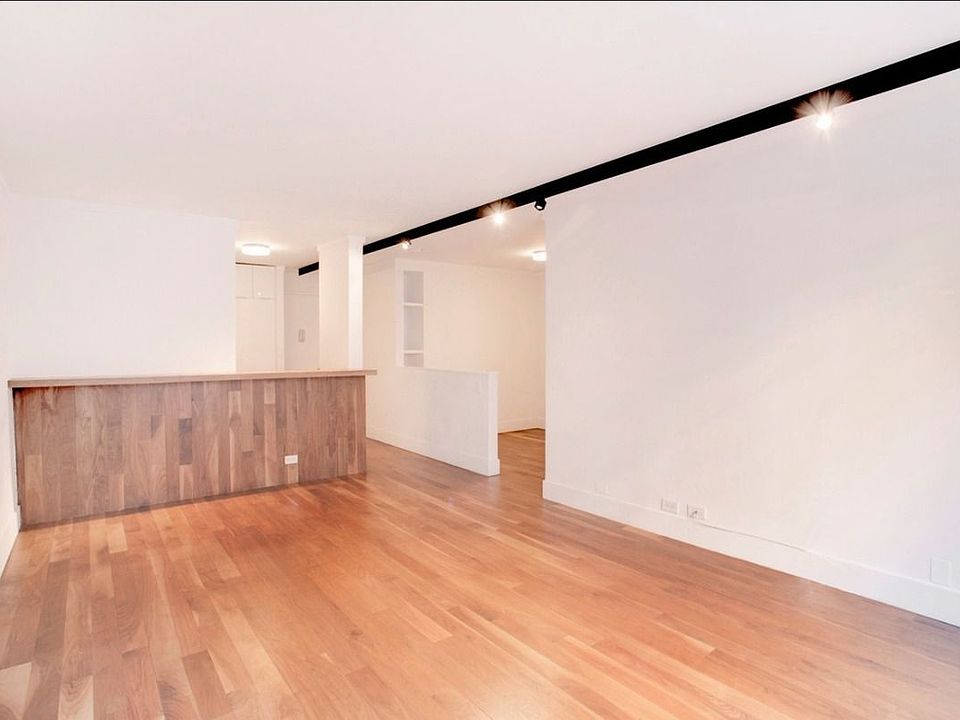 1st image of 200 E 30th St APT 2J