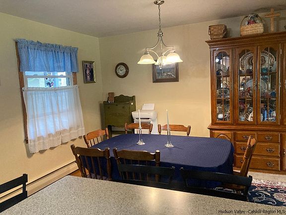 5th image of 15 Blue Hills Dr