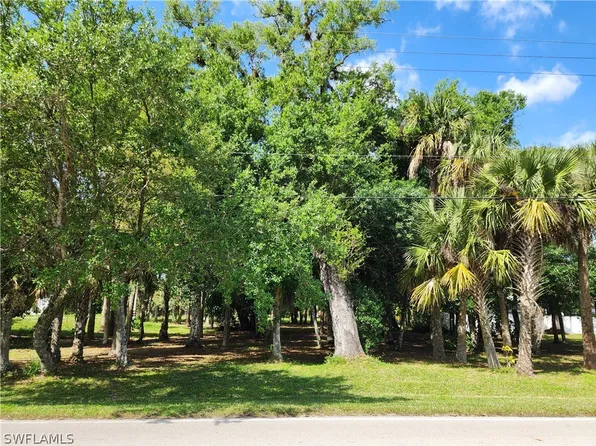 2060 Fort Denaud Rd, Labelle, FL 33935