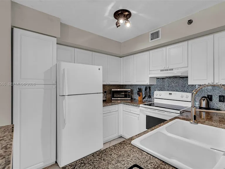 19555 E Country Club Dr #8405 — Photo 4