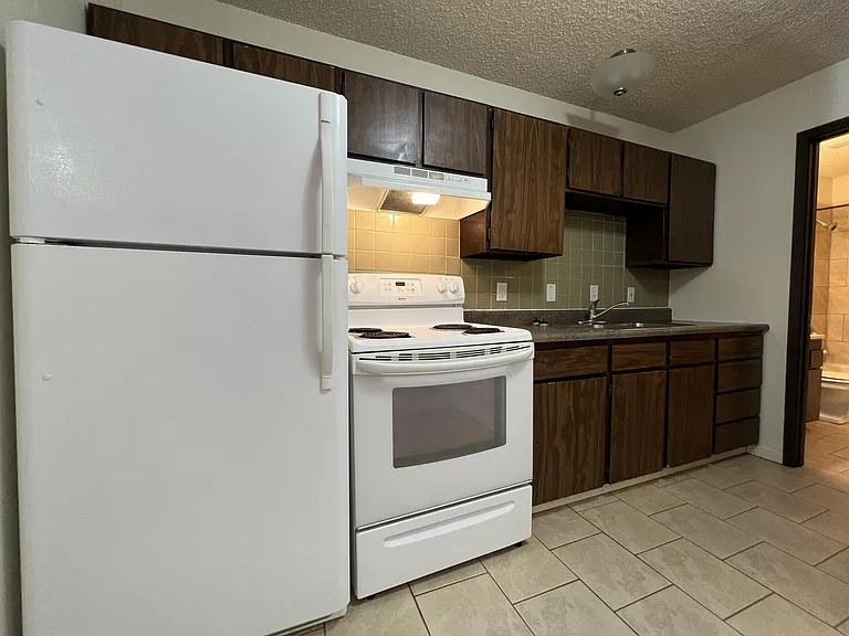 2204 N Campus Dr #3 — Photo 2