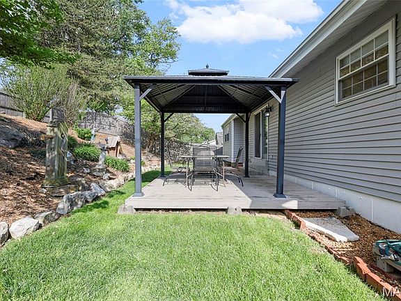 5th image of 1606 Estes Dr