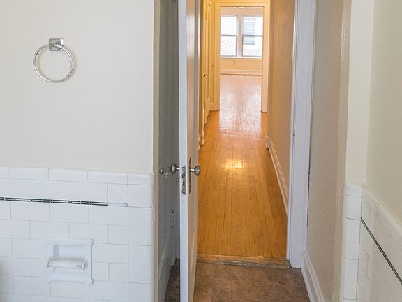 3rd image of 836 Washington Blvd APT 2G
