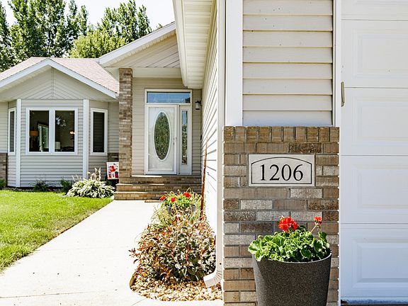 4th image of 1206 47th Ave N