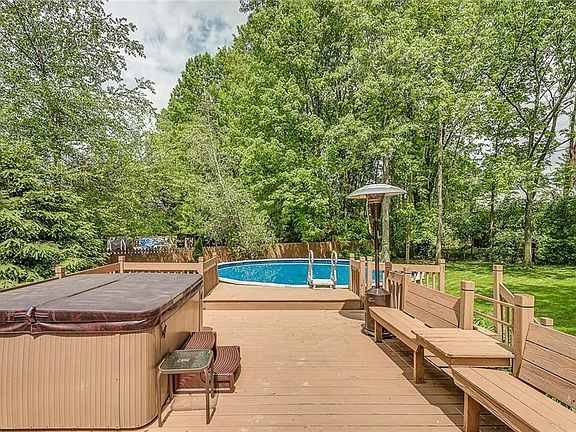 5th image of 3421 Linda Ln
